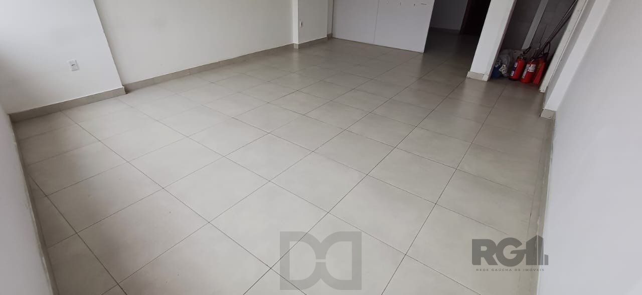 Sala em andar alto na região central. — foto 9