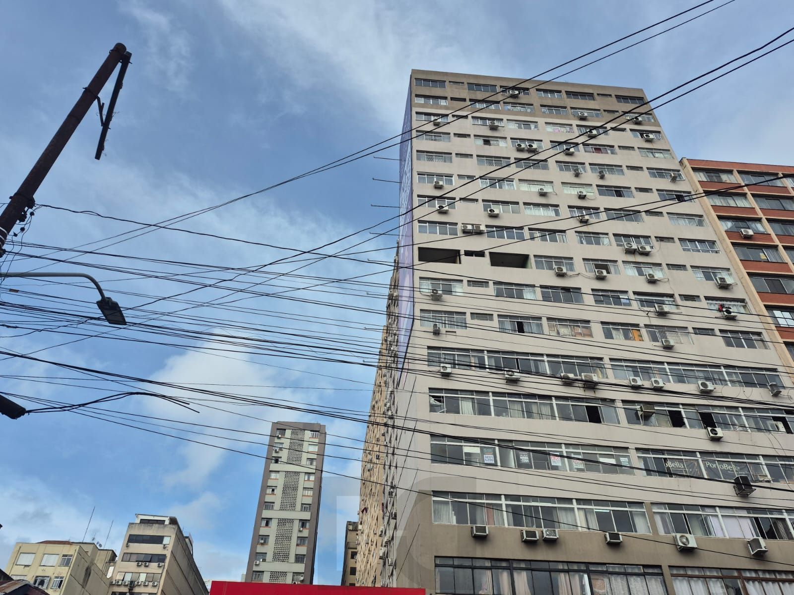Sala comercial na região central — foto 1