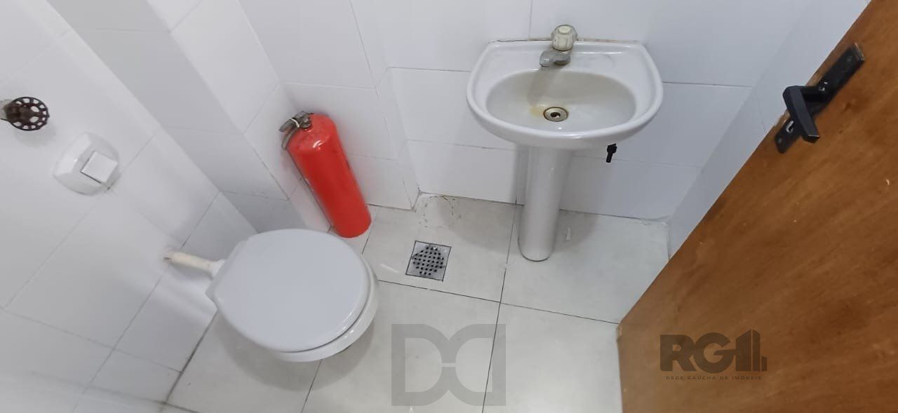 Sala em andar alto na região central. — foto 13