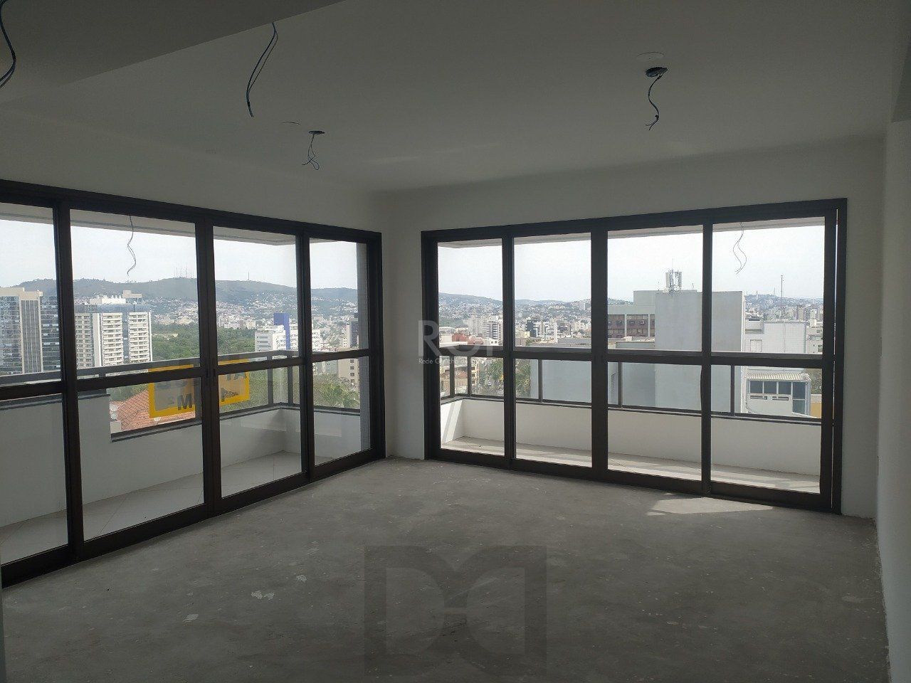 Apartamento para Venda - 119.65m², 3 dormitórios, sendo 1 suites, 2 vagas - Petrópolis — foto 2