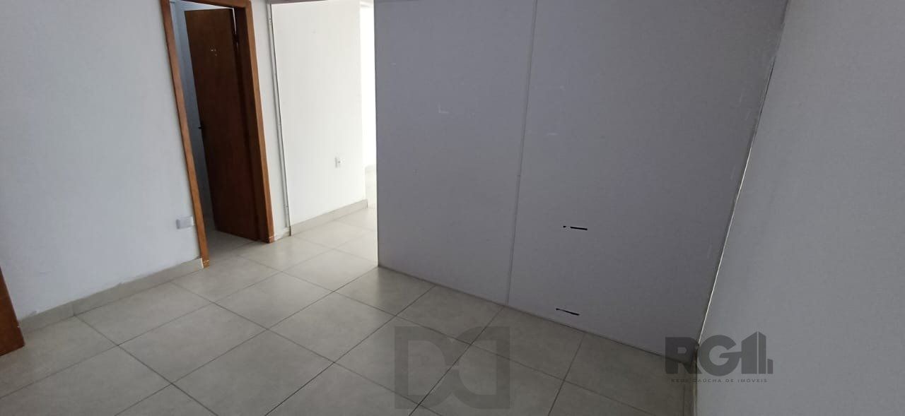Sala em andar alto na região central. — foto 3