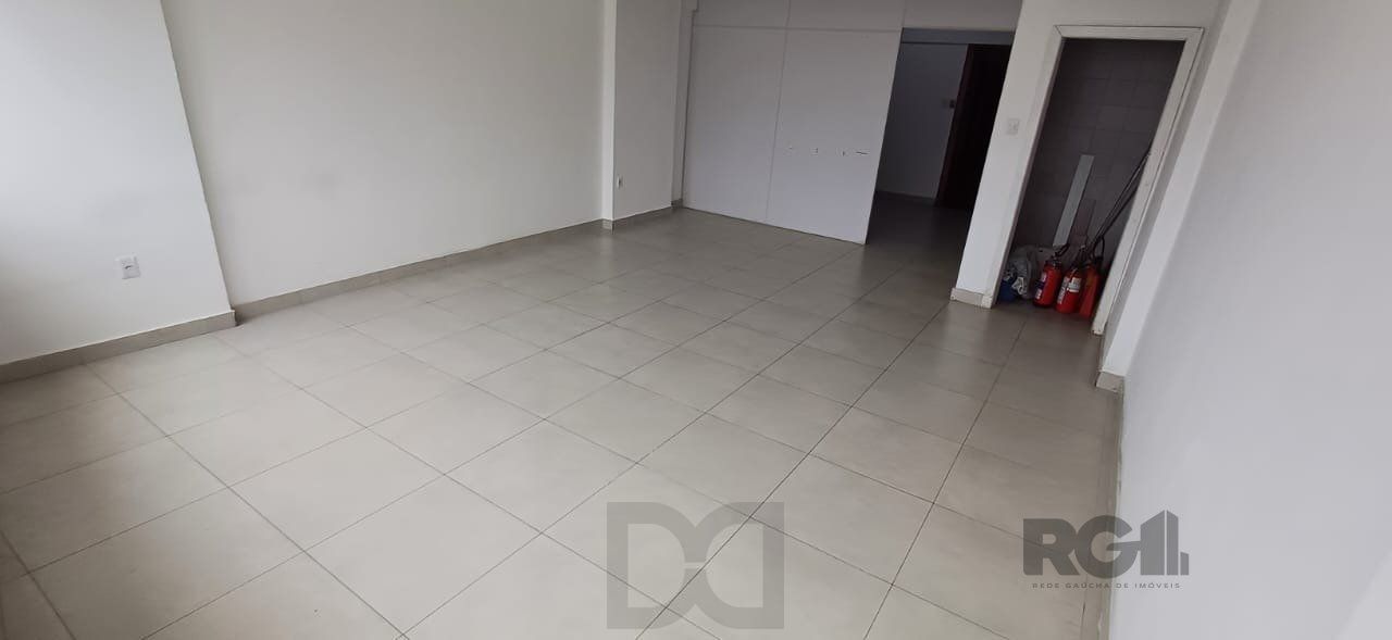 Sala em andar alto na região central. — foto 8