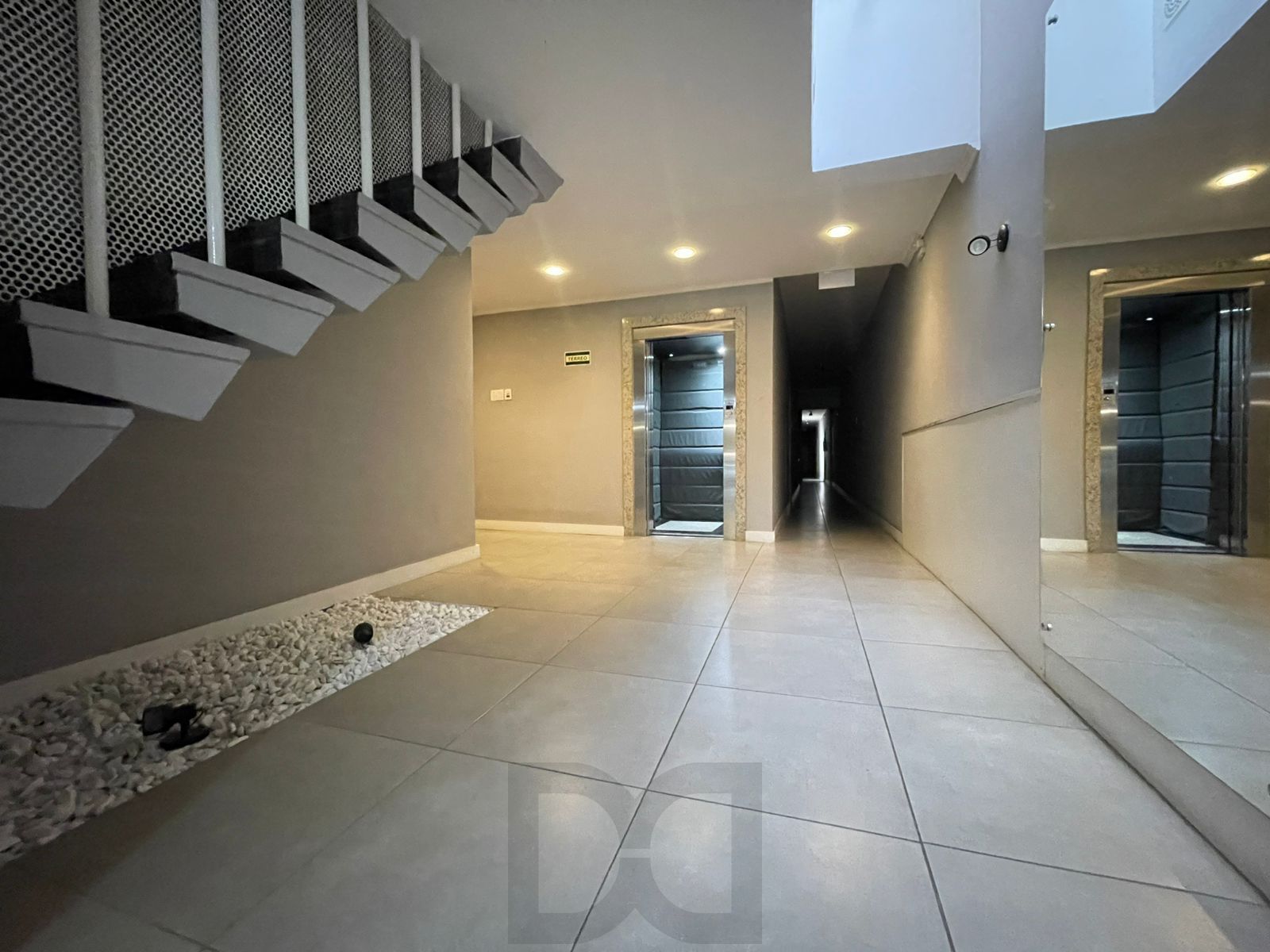 Apartamento 2 quartos com sacada. — foto 2