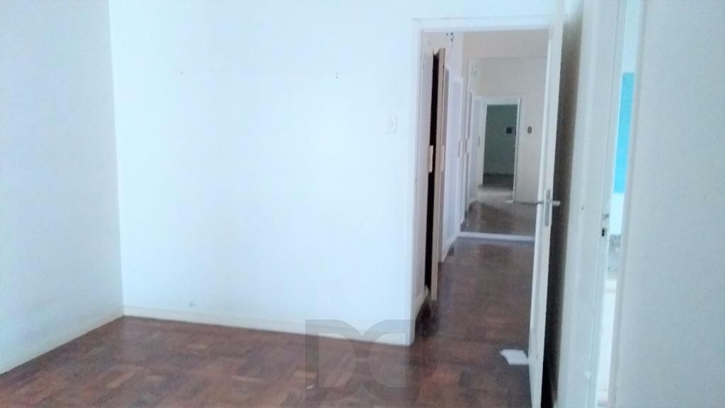 Casa para Venda - 485m², 5 dormitórios, sendo 1 suites, 1 vaga - Petrópolis — foto 14