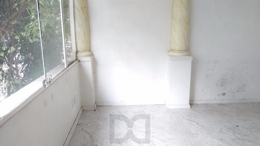 Casa para Venda - 485m², 5 dormitórios, sendo 1 suites, 1 vaga - Petrópolis — foto 9