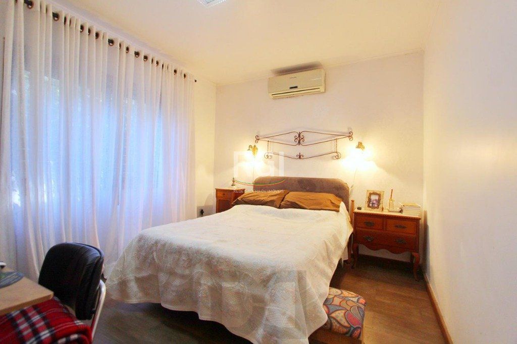 Casa para Venda - 269.06m², 4 dormitórios, sendo 2 suites, 5 vagas - Teresópolis — foto 10