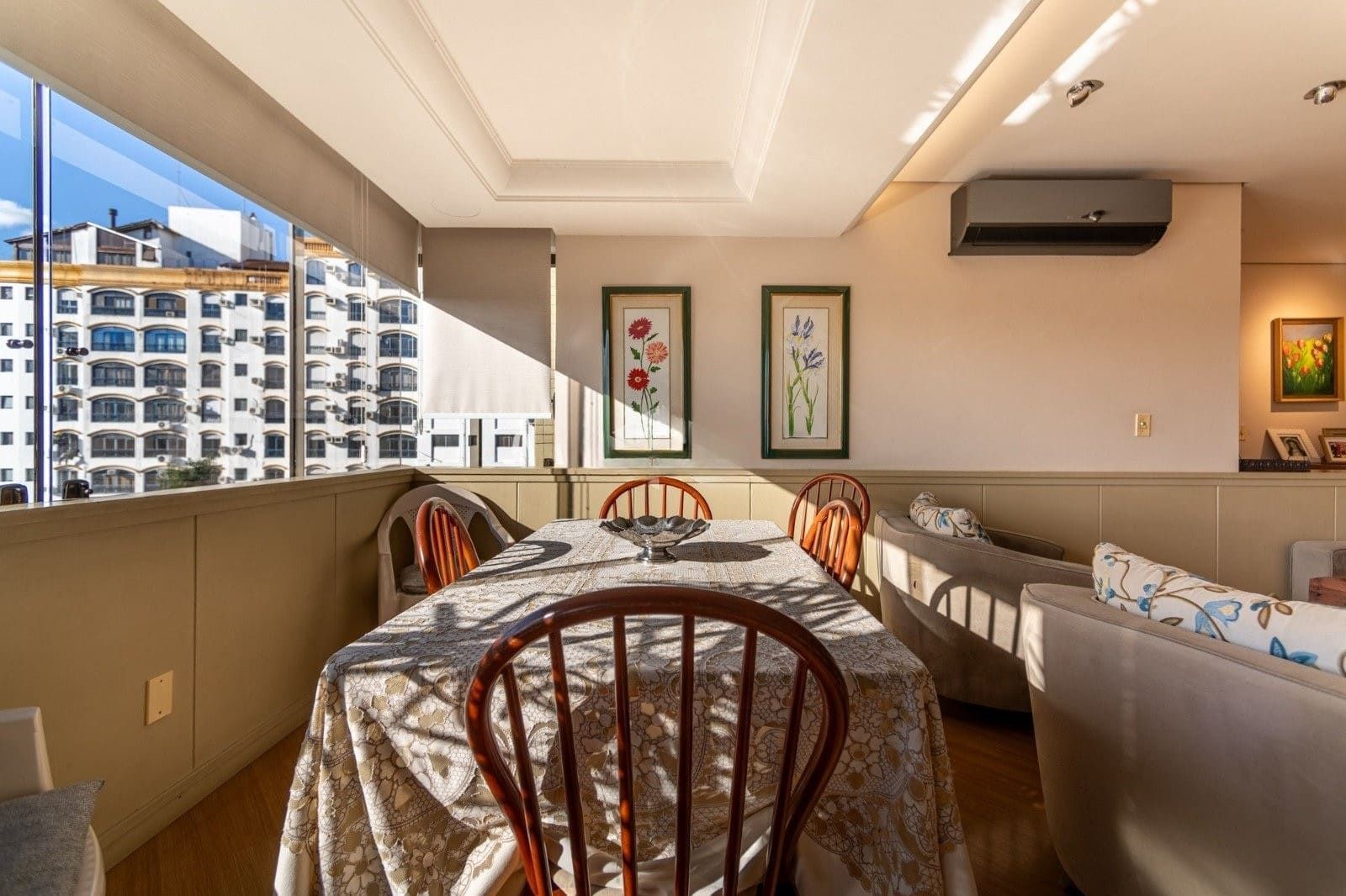 Apartamento de 3 dormitorios á venda no Bairro Mont Serrat, Porto Alegre — foto 1