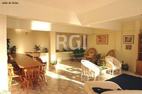 Casa para Venda - 485m², 3 dormitórios, sendo 1 suites, 4 vagas - Teresópolis — foto 11