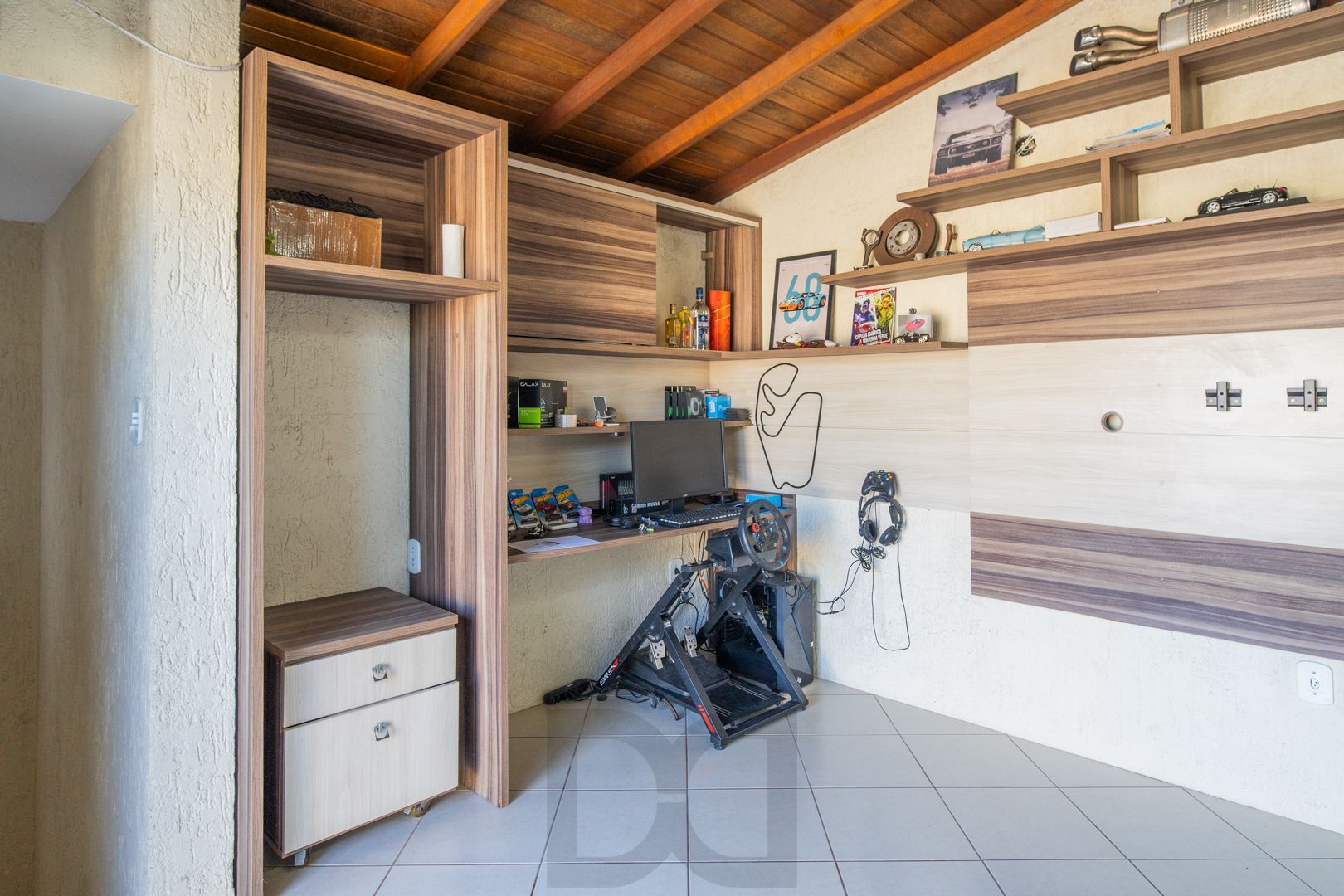 Casa em condomínio de 105m² - 2 dormitórios e 1 vaga no bairro Guarujá — foto 28