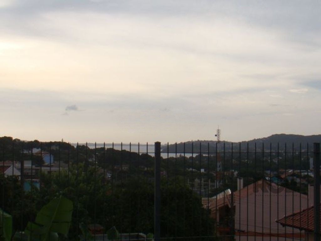 Casa de 370m² - 4 dormitórios, 2 suítes e 4 vagas de garagem no bairro Espírito Santo — foto 10