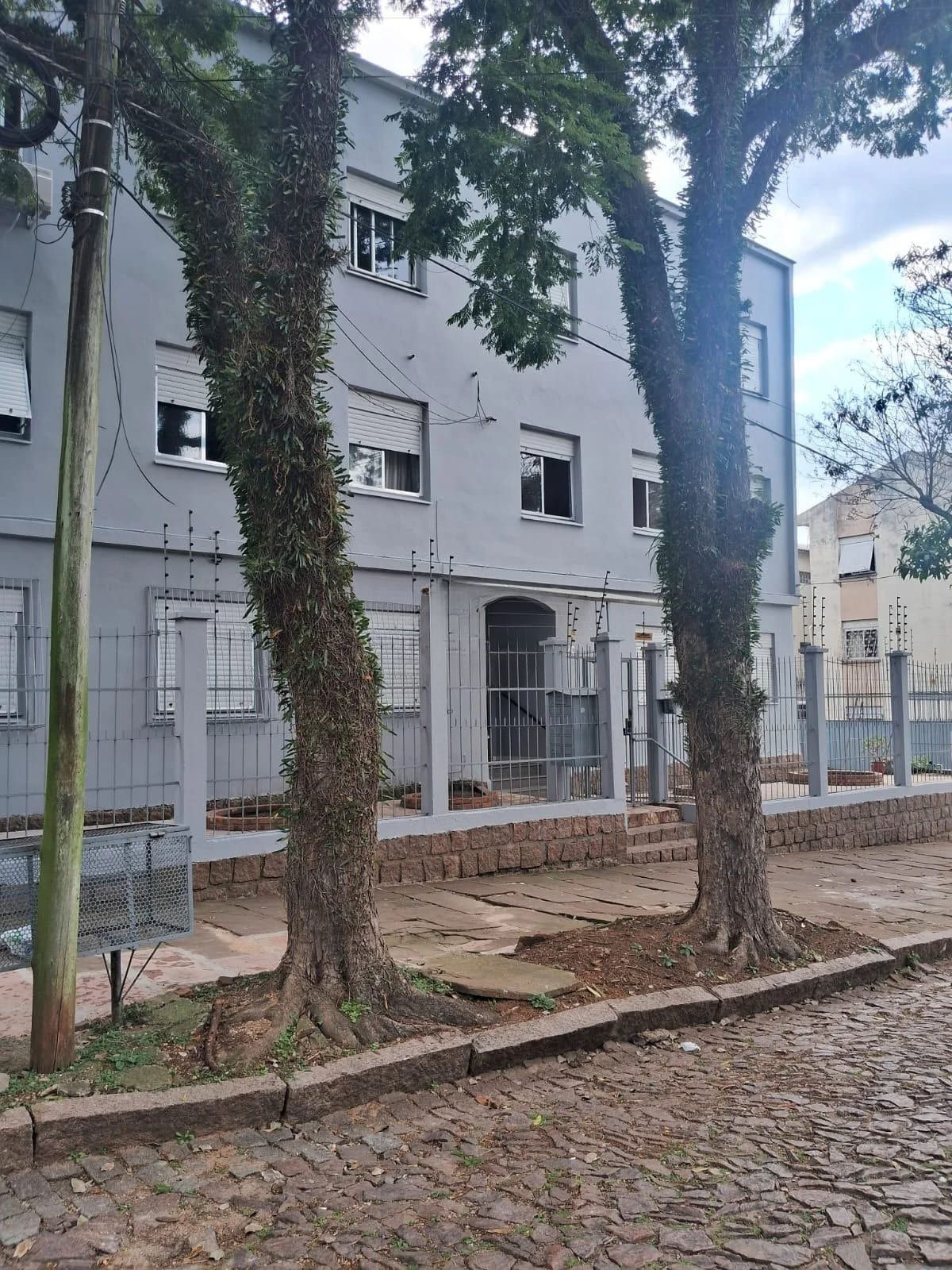 Apartamento de 2 dormitórios no Bairro São Sebastião, Porto Alegre — foto 1
