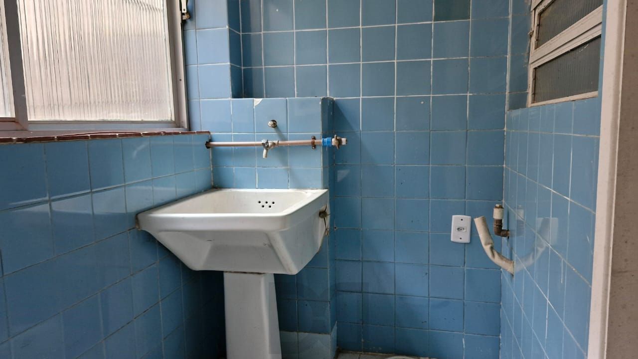 Apartamento com 2 dormitórios e garden na Rua Ijuí, pronto para reformar — foto 11