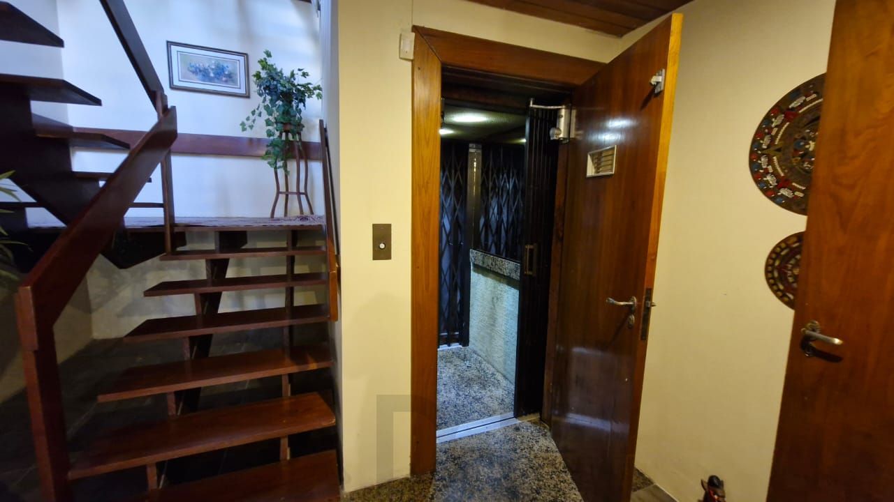 Casa de Cinema na Glória, com 500m² de área privada, 3 dormitórios, piscina, horta, lareira, elevador, gradeada 4 garagens — foto 8