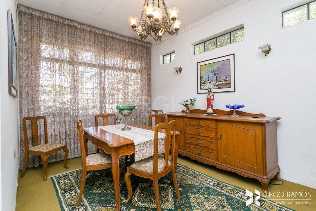 Casa para Venda - 198m², 3 dormitórios, sendo 1 suites, 4 vagas - Petrópolis — foto 6