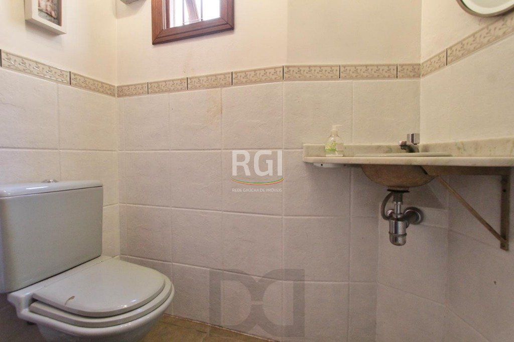 Casa para Venda - 269.06m², 4 dormitórios, sendo 2 suites, 5 vagas - Teresópolis — foto 14