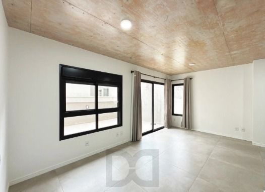 Apartamento Garden de 01 dormitório e 65m² à venda no bairro Petrópolis, Porto Alegre. — foto 1