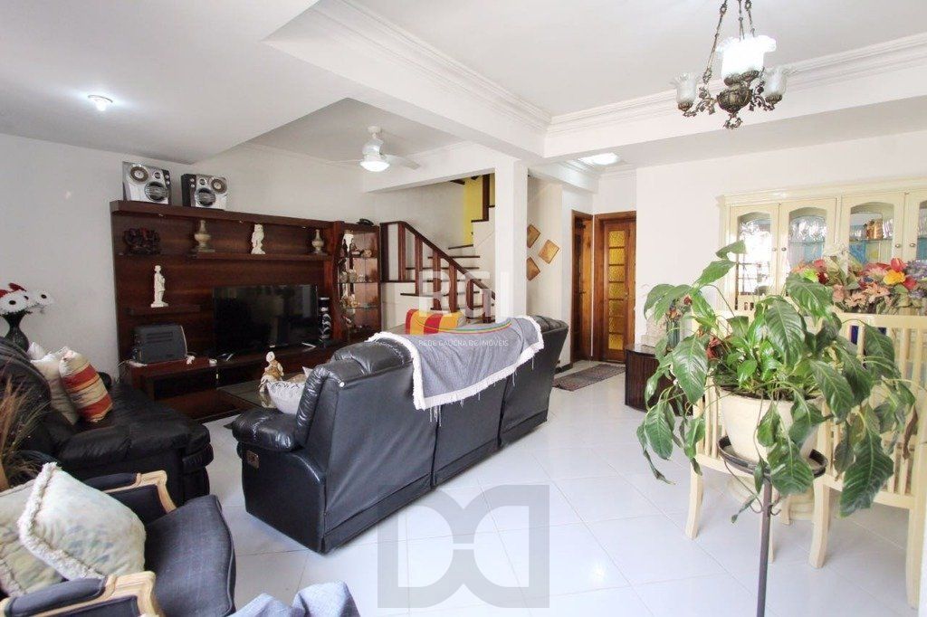 Casa para Venda - 259.5m², 4 dormitórios, sendo 1 suites, 3 vagas - Teresópolis — foto 2
