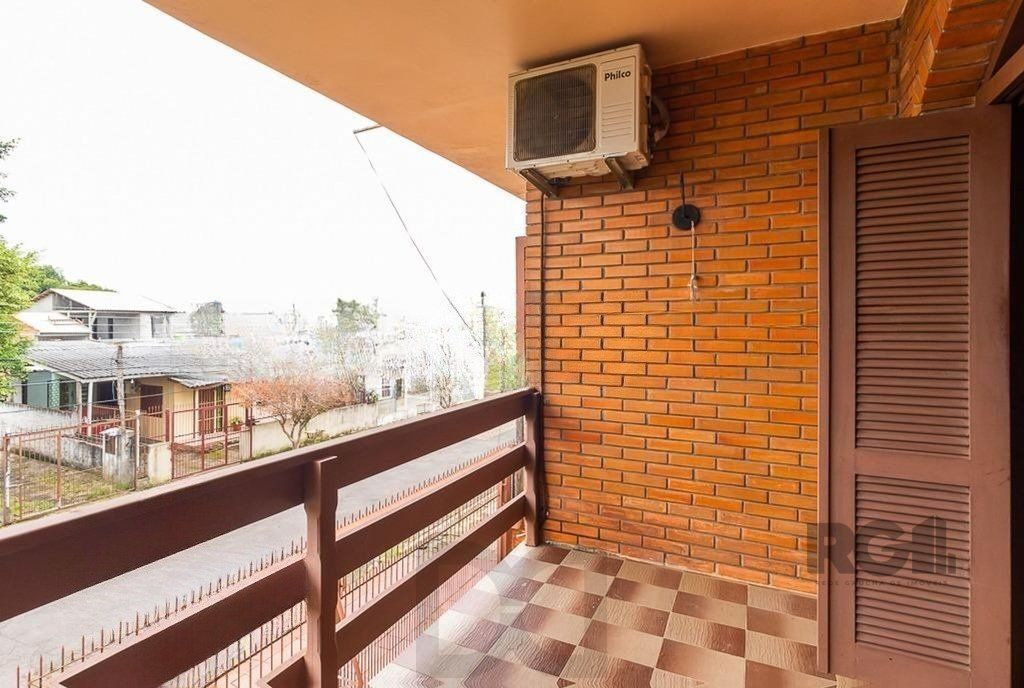 Casa de 245m² com 5 dormitórios no bairro Sarandi — foto 11