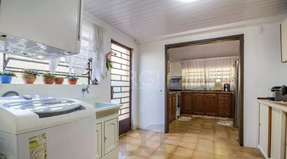 Casa para Venda - 294.4m², 4 dormitórios, sendo 2 suites, 2 vagas - Nonoai — foto 22