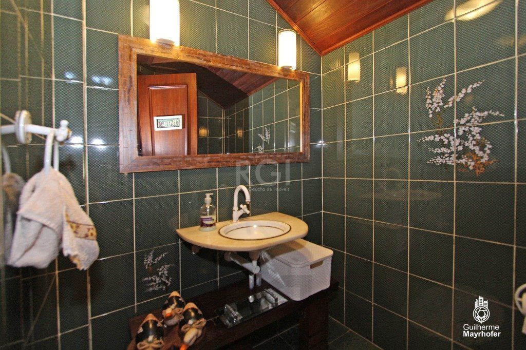 Casa para Venda - 240m², 5 dormitórios, sendo 1 suites, 3 vagas - Menino Deus — foto 13