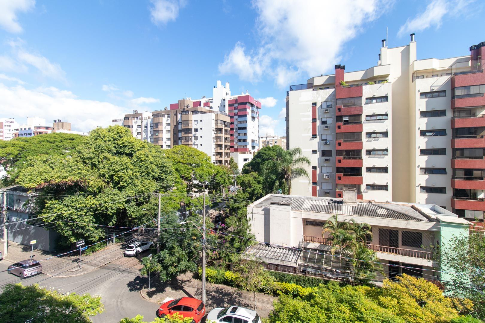 Apartamento de 03 dormitorios com suite e vaga coberta no bairro Menino Deus — foto 4