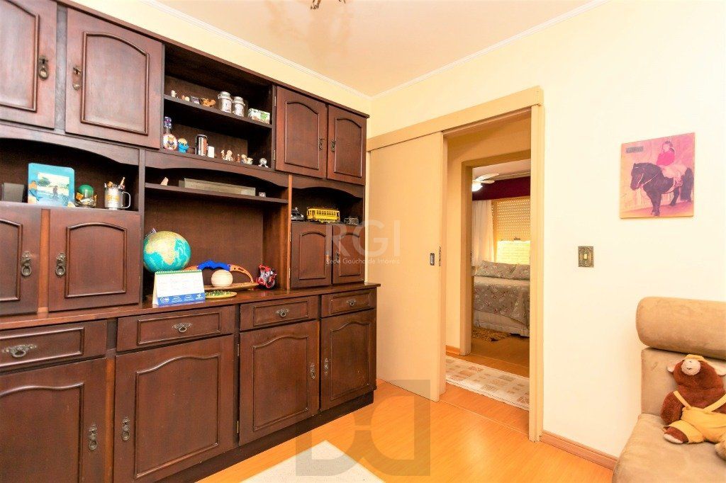 Casa para Venda - 228m², 4 dormitórios, sendo 1 suites, 5 vagas - Teresópolis — foto 34