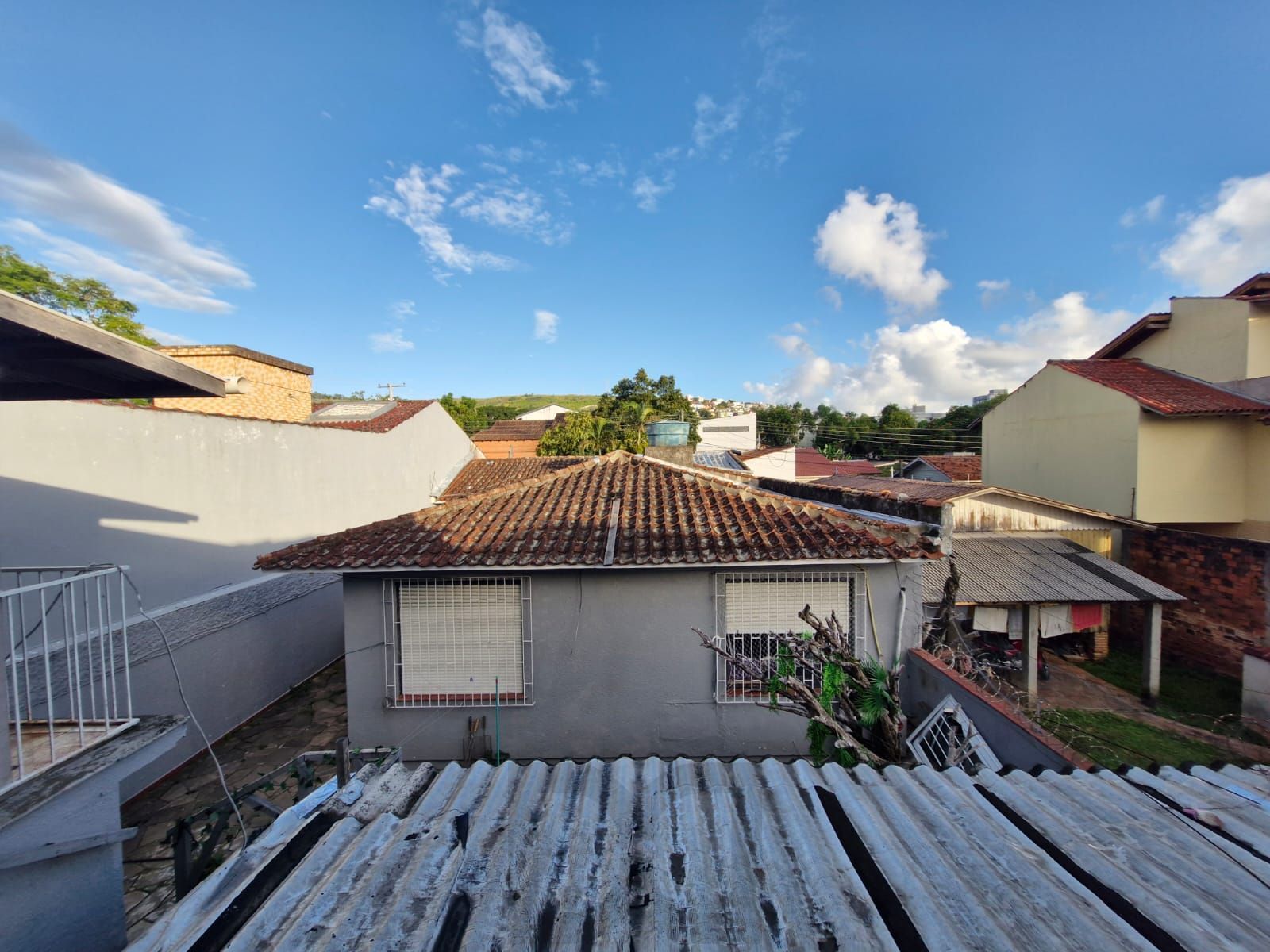 Casa com 3 dormitórios e edícula nos fundos no bairro Nonoai. — foto 27