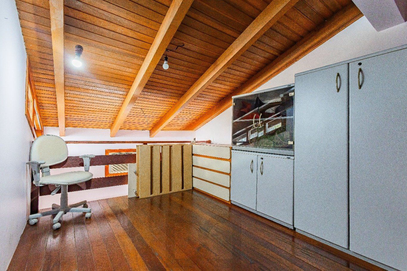 Casa de 4 dormitórios e 208m² à venda no Bairro Jardim Botânico, Porto Alegre. — foto 20