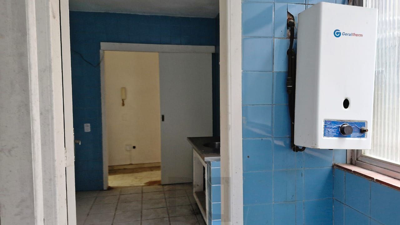 Apartamento com 2 dormitórios e garden na Rua Ijuí, pronto para reformar — foto 10