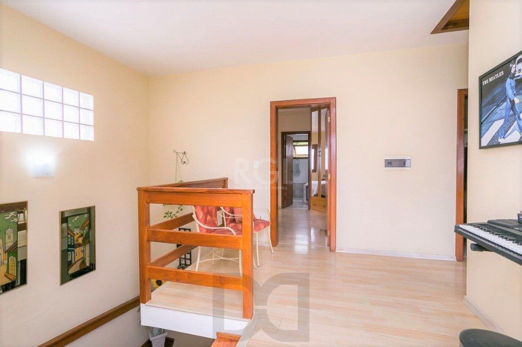 Casa para Venda - 279m², 3 dormitórios, sendo 1 suites, 4 vagas - Teresópolis — foto 17