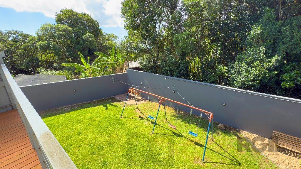 Casa para Venda - 315m², 3 dormitórios, sendo 1 suites, 2 vagas - Teresópolis — foto 31