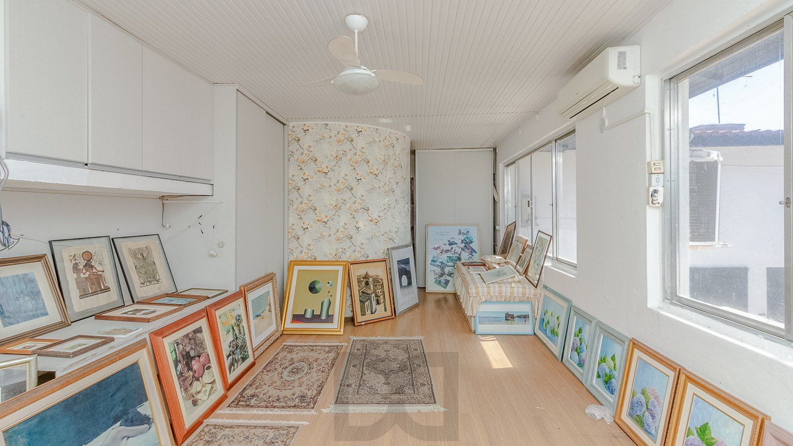 Excelente casa de 308 m² com 4 suítes e 4 vagas de garagem. — foto 2