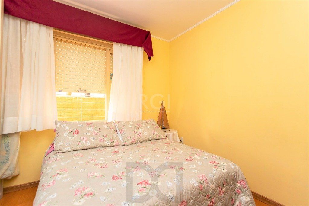 Casa para Venda - 228m², 4 dormitórios, sendo 1 suites, 5 vagas - Teresópolis — foto 28