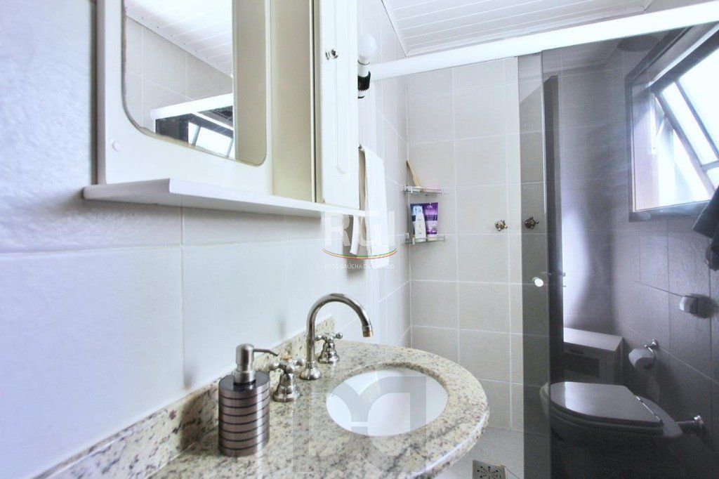 Casa para Venda - 260m², 5 dormitórios, sendo 2 suites, 4 vagas - Teresópolis — foto 13