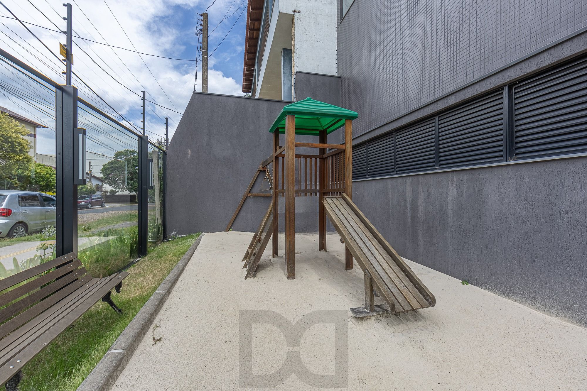Apartamento Garden de 3 dormitórios no bairro Menino Deus - Porto Alegre. — foto 24