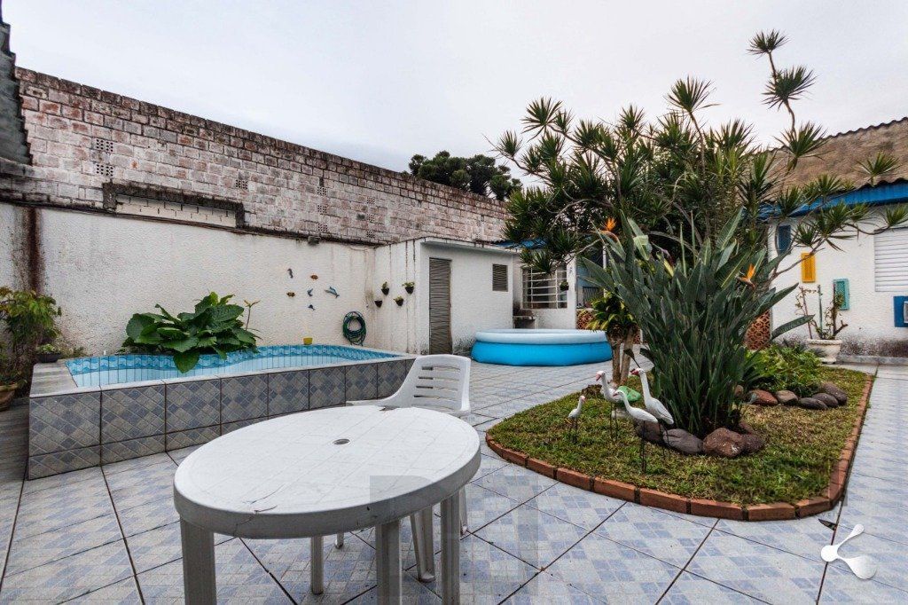 Casa para Venda - 240m², 3 dormitórios, sendo 1 suites, 3 vagas - Cristal — foto 4