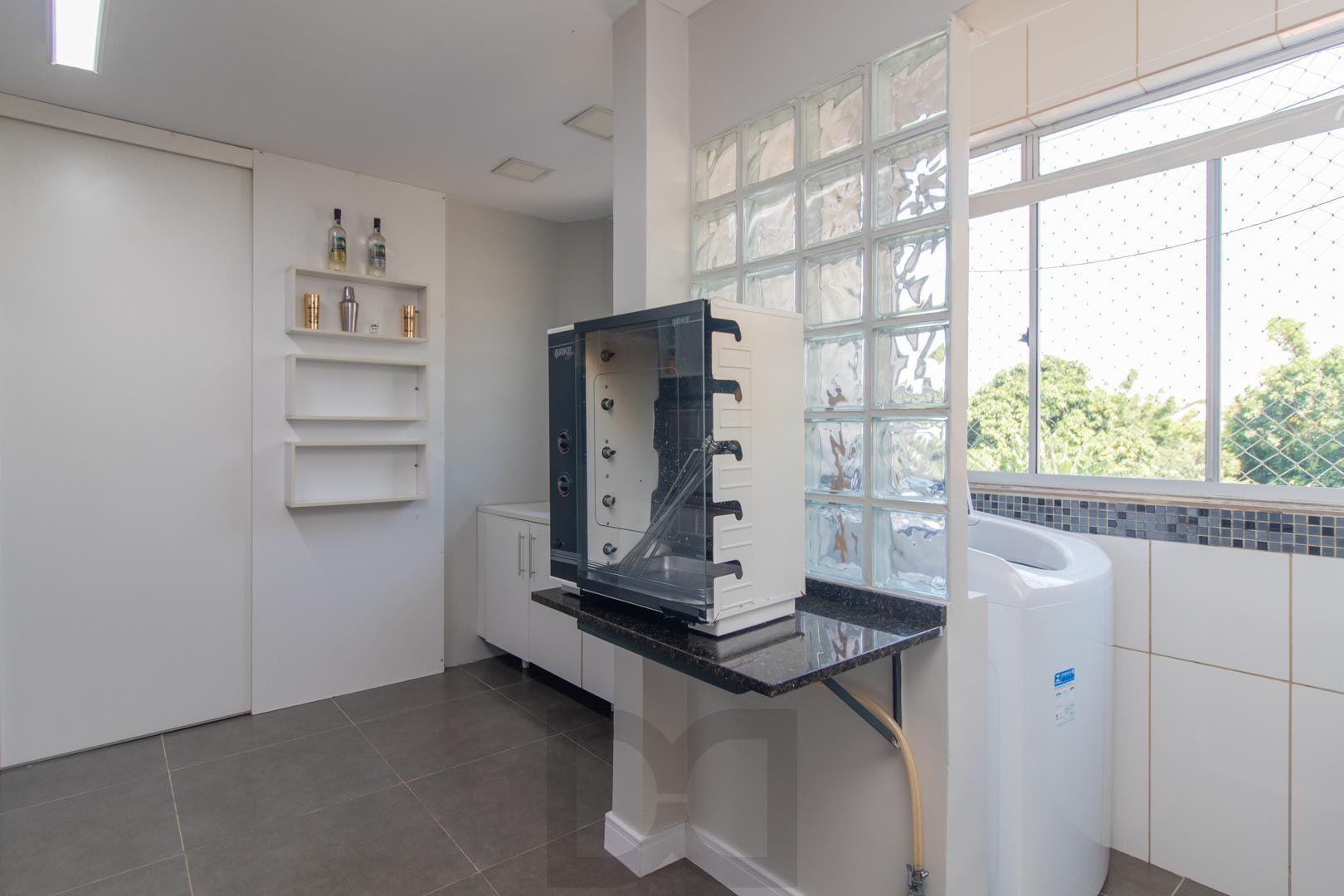 Apartamento de 2 dormitórios á venda no Bairro Teresópolis - Porto Alegre. — foto 7