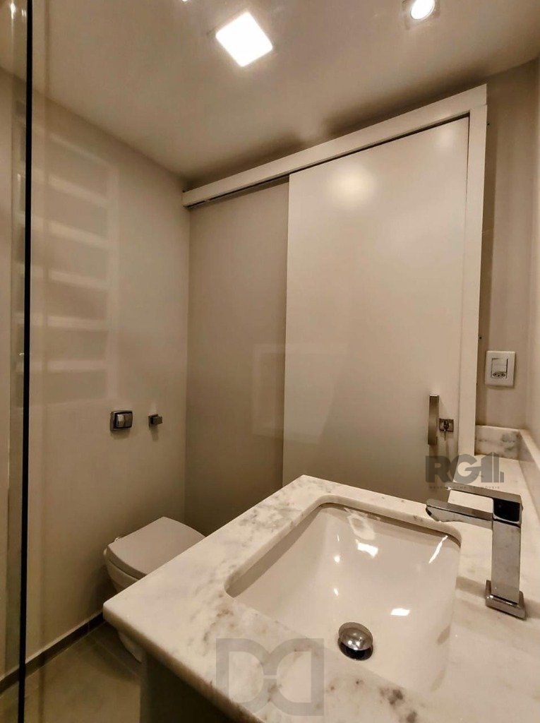 Apartamento semi mobiliado, 67m², 2 dormitórios, 1 vaga no bairro Petrópolis — foto 22