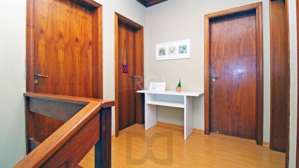 Sobrado 3 dormitórios, 1suíte, área gourmet com churrasqueira, piscina. — foto 28