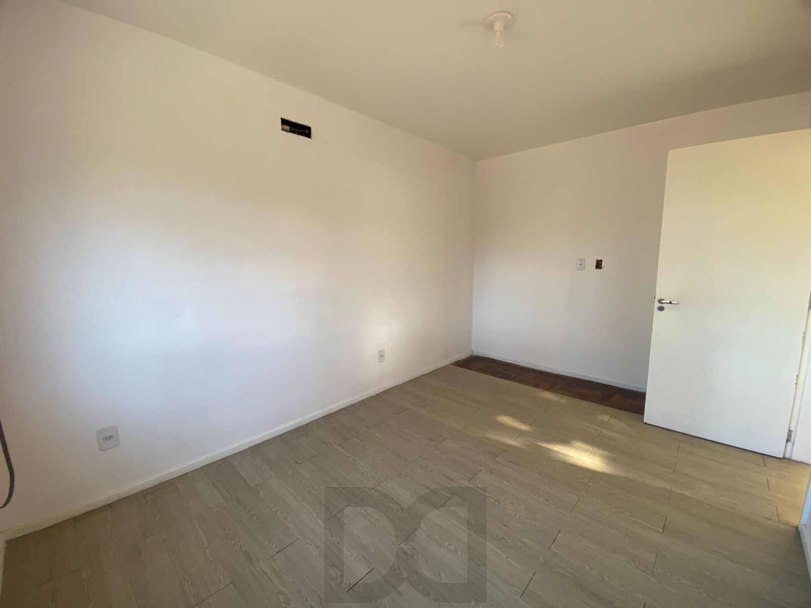 Apartamento 2 Dormitórios com Garagem Coberta à Venda no Bairro Teresópolis – Amplo, Arejado e de Frente, 67m2 — foto 14