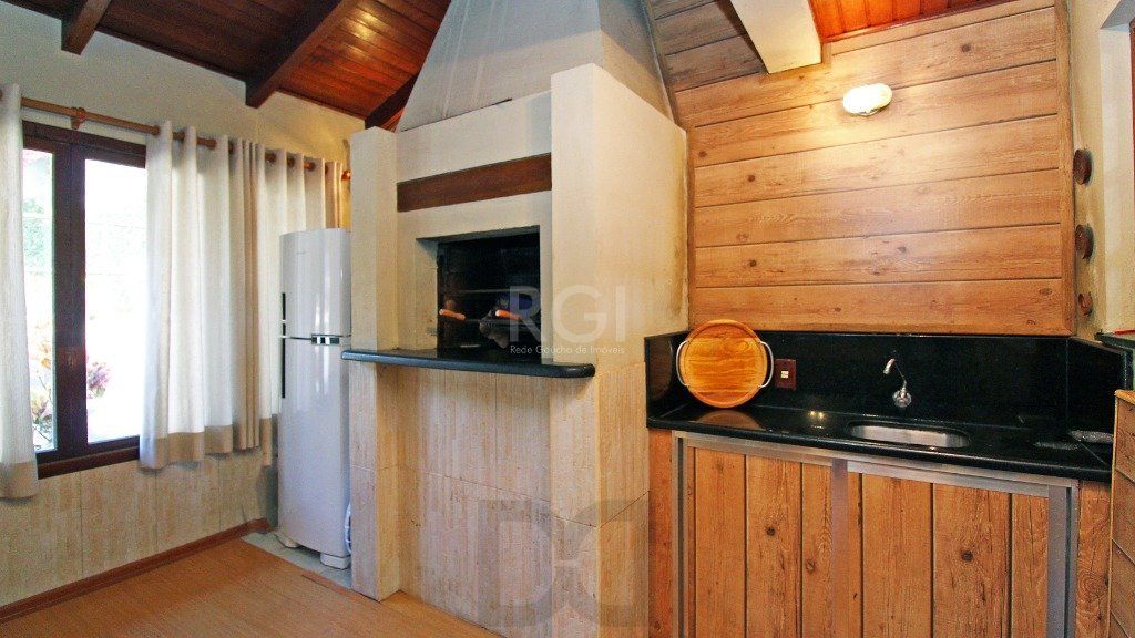 Sobrado 3 dormitórios, 1suíte, área gourmet com churrasqueira, piscina. — foto 14