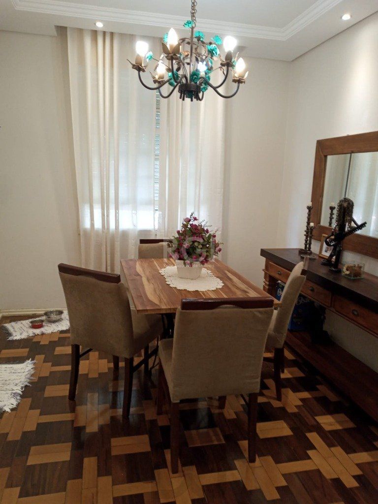 Casa para Venda - 384m², 3 dormitórios, sendo 1 suites, 3 vagas - Teresópolis — foto 3