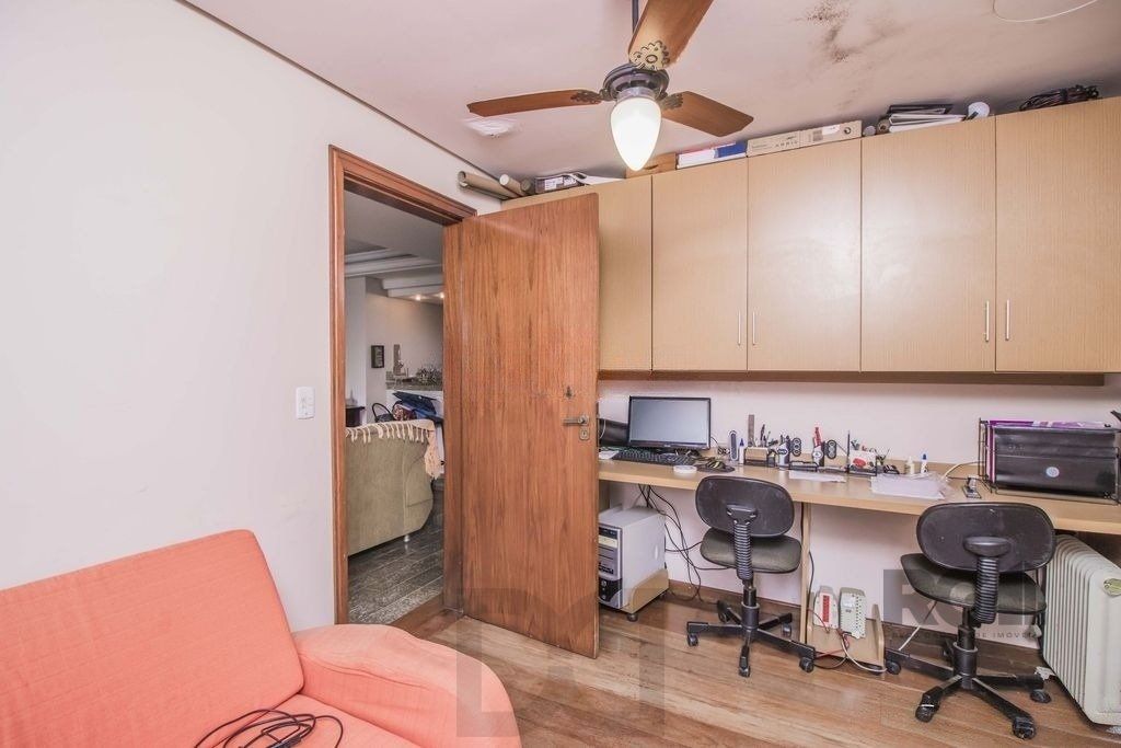 Casa de 329m² - 4 dormitórios, 1 suíte, 6 vagas no bairro Vila Jardim — foto 6