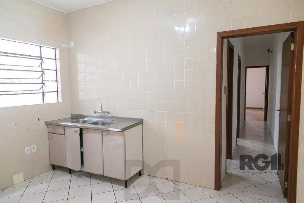 Casa para Venda - 150m², 3 dormitórios, 2 vagas - Teresópolis — foto 6