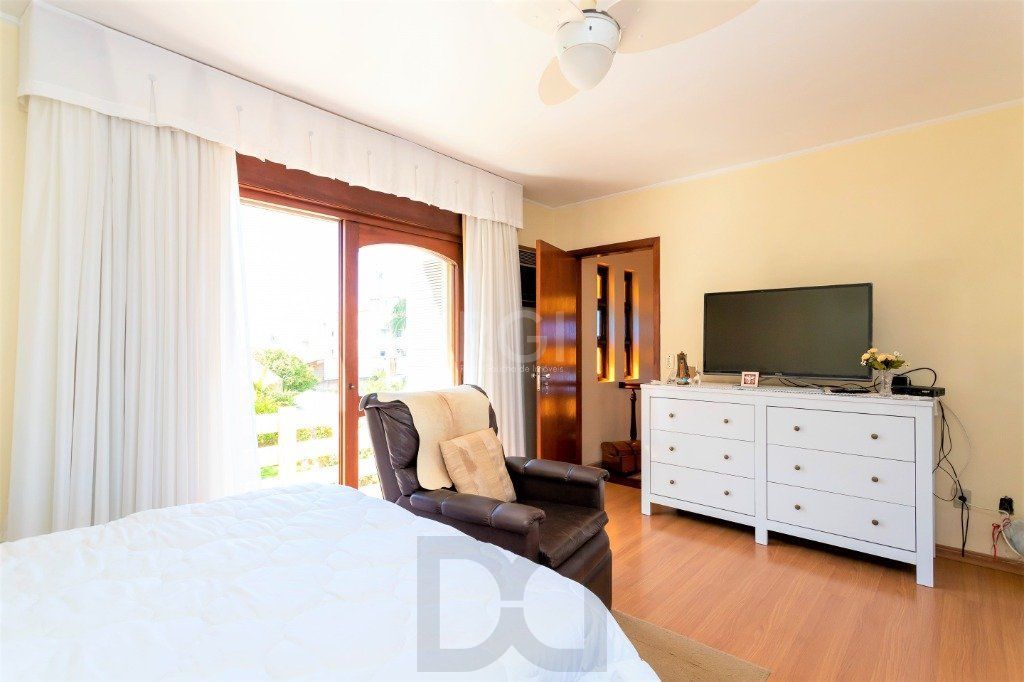 Casa para Venda - 228m², 4 dormitórios, sendo 1 suites, 5 vagas - Teresópolis — foto 21
