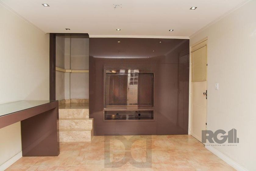 Casa de 197m² - 5 dormitórios, 3 vagas no bairro Rubem Berta — foto 23