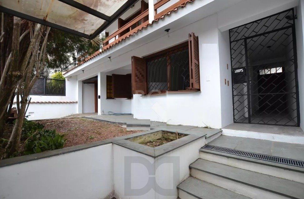 Casa para Venda - 267m², 4 dormitórios, sendo 1 suites, 2 vagas - Tristeza — foto 1