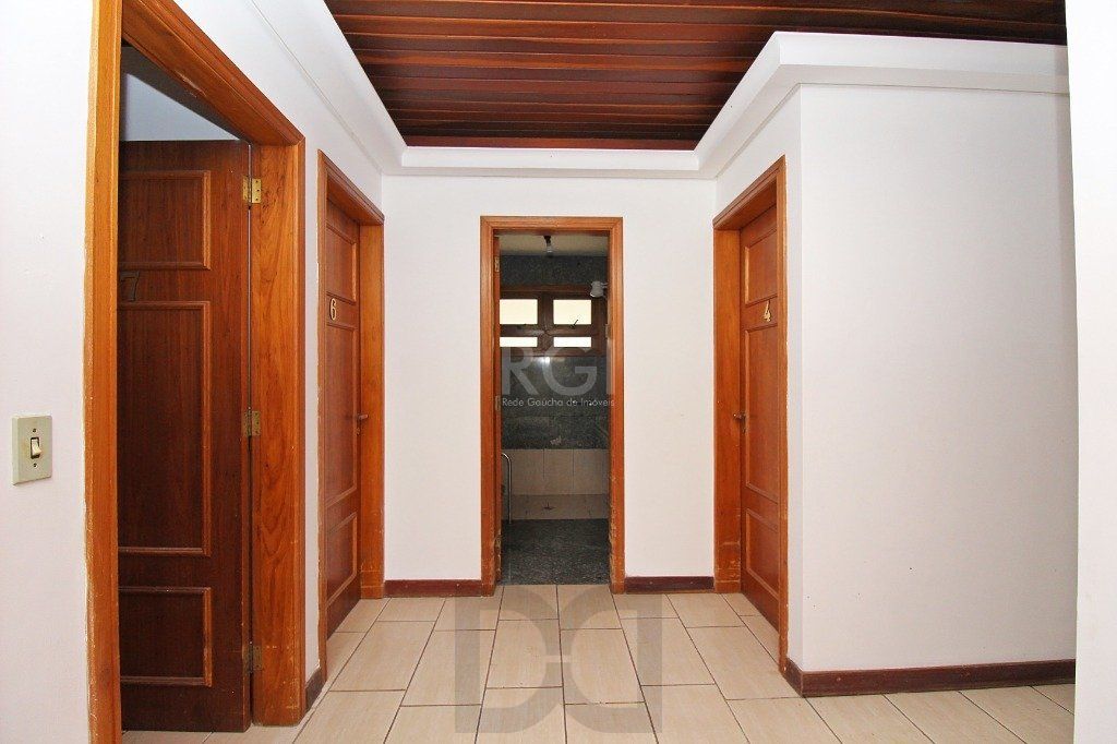Casa para Venda - 840m², 7 dormitórios, sendo 3 suites, 8 vagas - Medianeira — foto 44