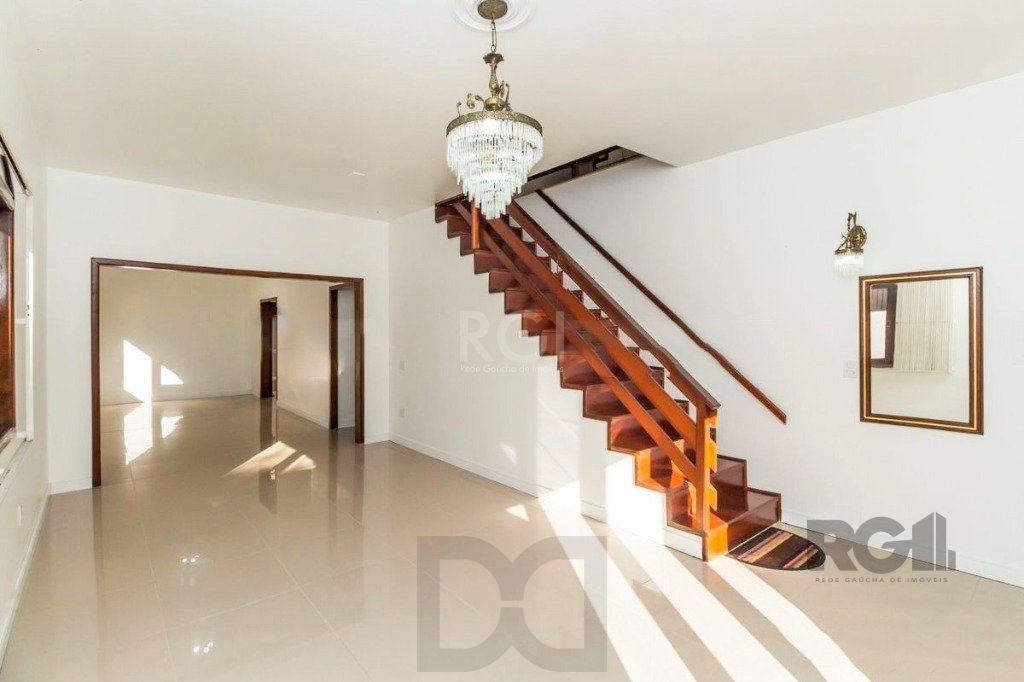 Casa de 266m² - 5 dormitórios, 5 vagas no bairro São João — foto 16