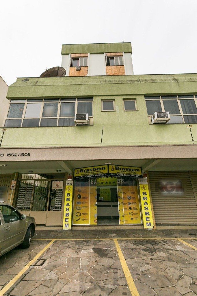 Sala comercial 64,23m², 1 banheiro no bairro Azenha — foto 1